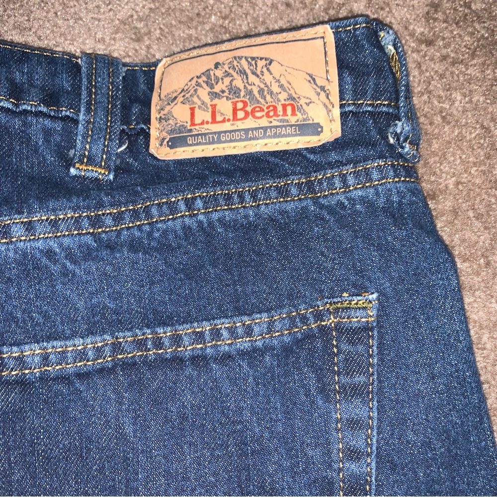LL Bean standard fit dark wash cotton denim Sz44x34 jeans - Picture 2 of 6